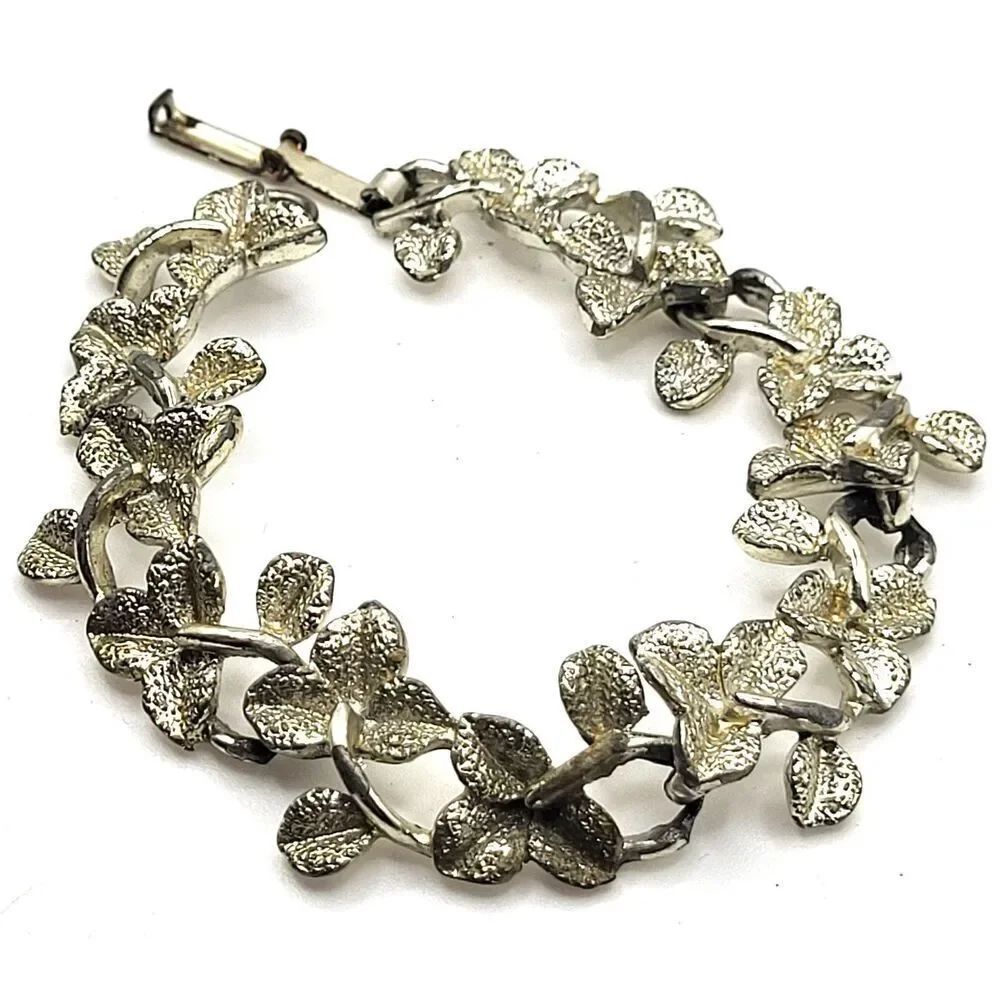 Vintage Estate Unsigned Silvertone Interlocking Leaf Bracelet 8in